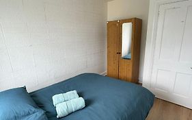 Nice Double Room At 2 Iveragh Rd-8